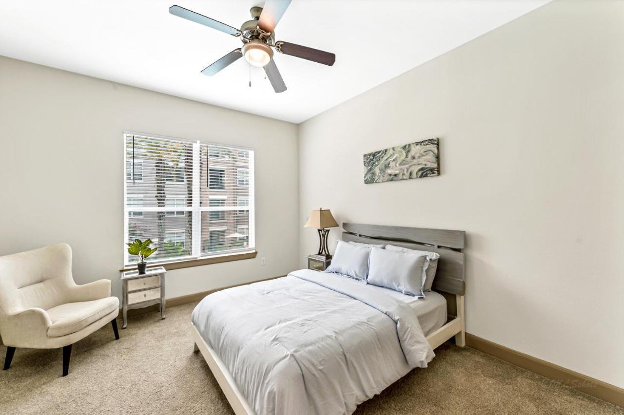 Pool View 1-bedroom Unit Houston