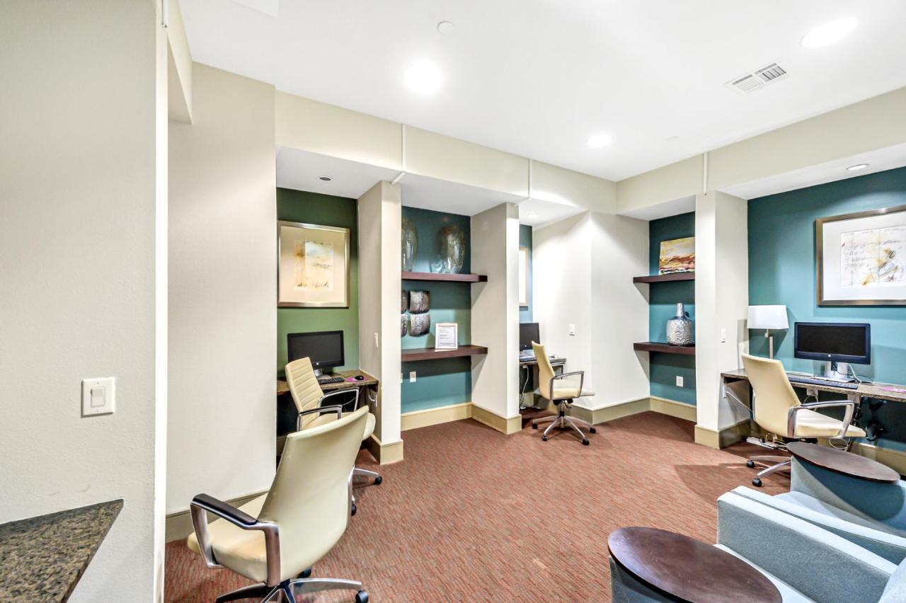 Daire Pool View 1-bedroom Unit Houston